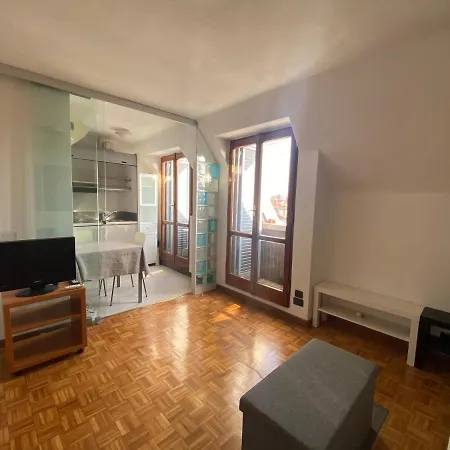Apartment Porta Venezia, Monolocale Con Vista Sui Tetti Milan