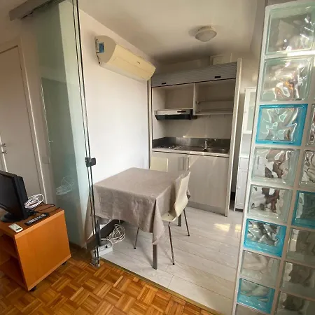 Porta Venezia, Monolocale Con Vista Sui Tetti